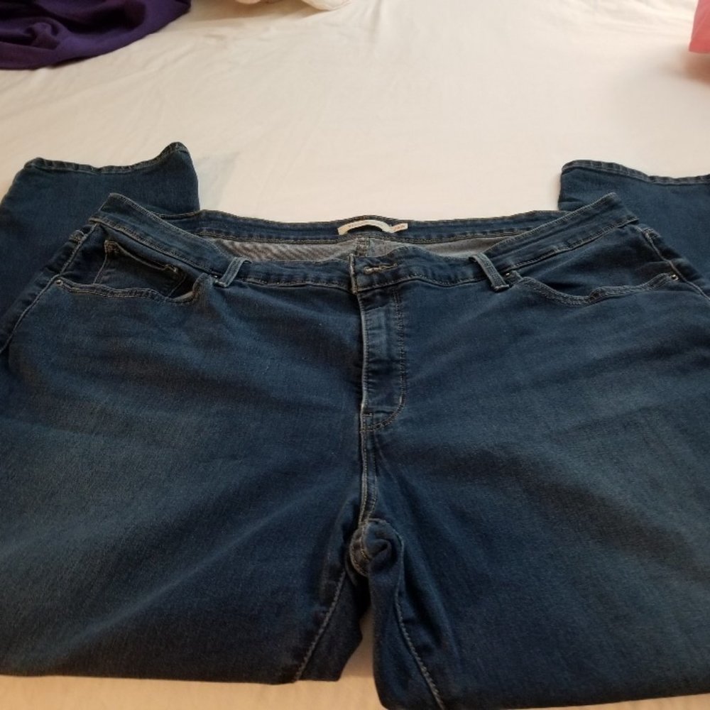 Levis 311 Shaping Skinny Jeans